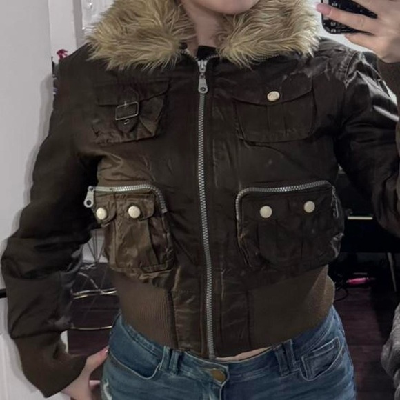 Blü Vintage Y2K Cropped Brown Jacket W/ Faux-Fur Trim - Picture 7 of 10